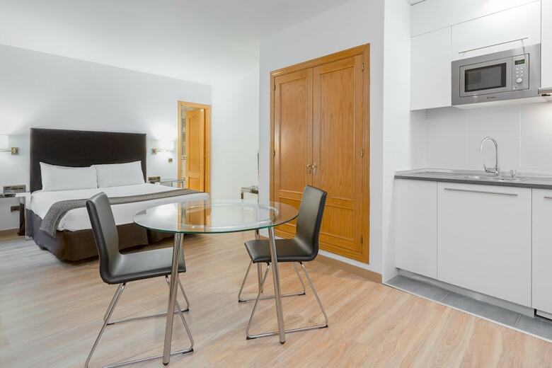 Aparthotel Apartamentos Leganitos