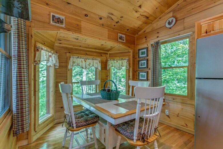 Dogwood Cabin