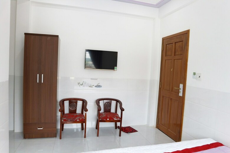 Anh Quan Hotel