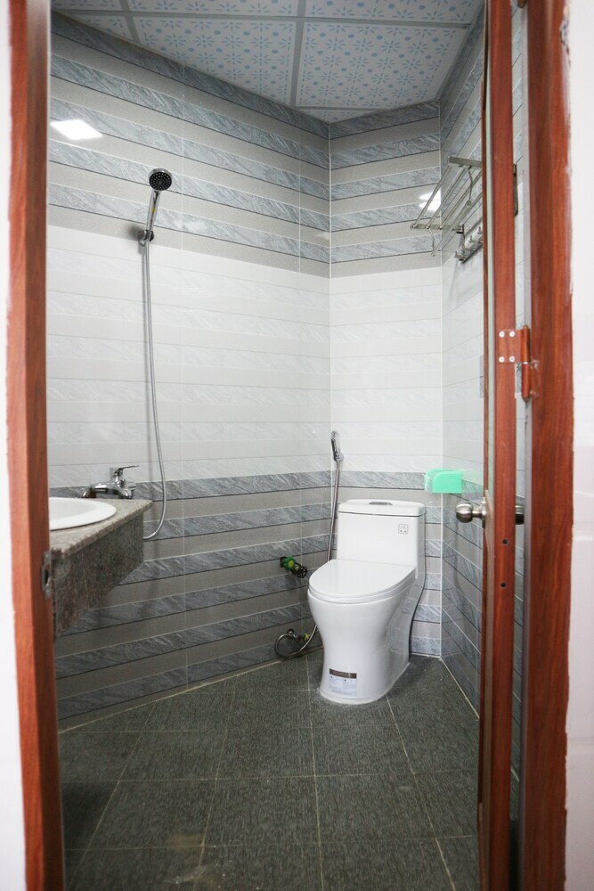 Anh Quan Hotel
