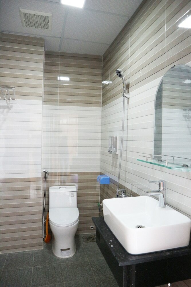 Anh Quan Hotel