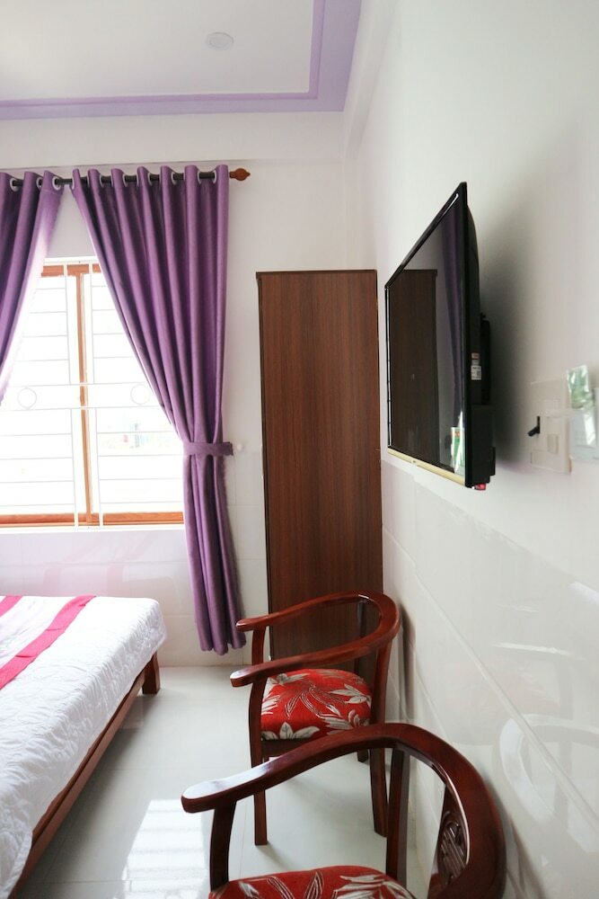 Anh Quan Hotel