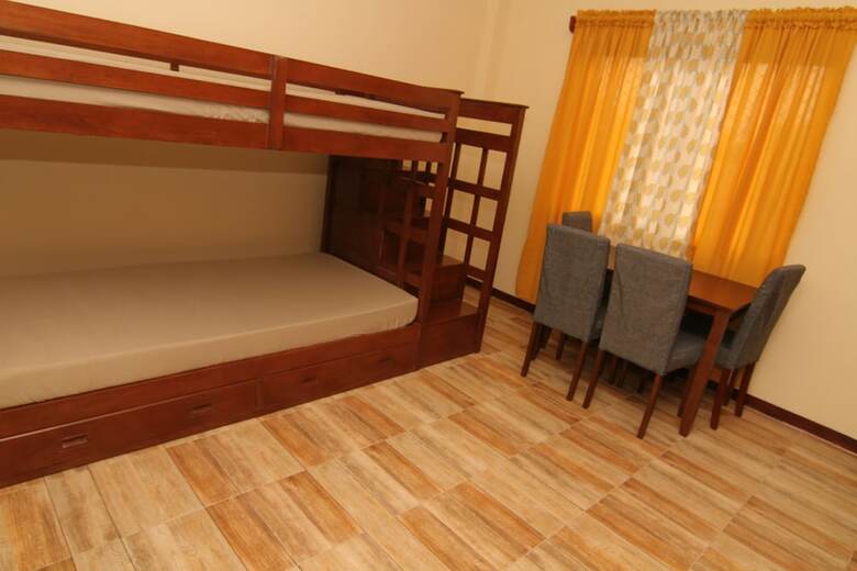 Hotel Charo's Dormitel