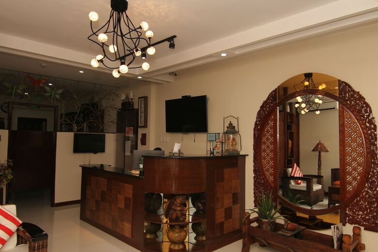 Hotel Charo's Dormitel