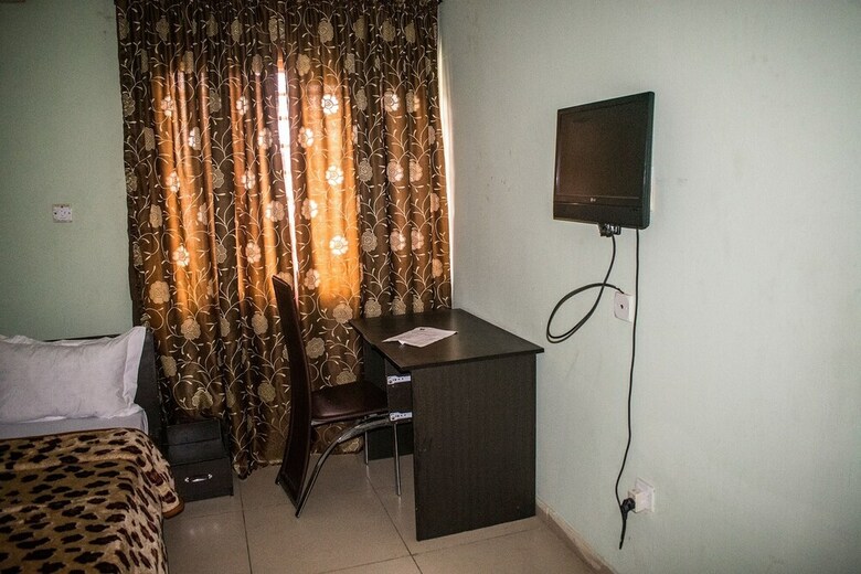 Dbi Guest House