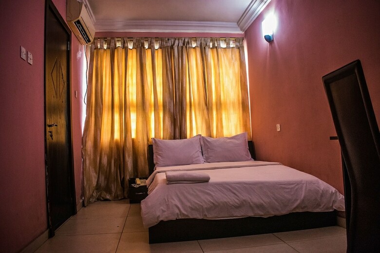 Dbi Guest House