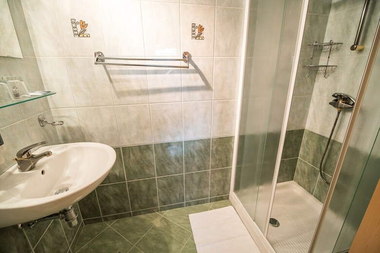 Hotel Guesthouse Resje