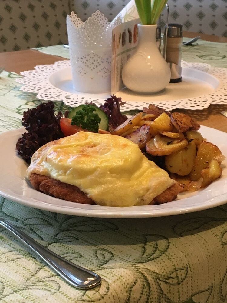 Hotel Und Gasthaus Zum Eichenkranz