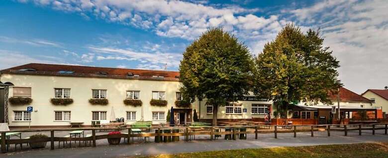 Hotel Und Gasthaus Zum Eichenkranz
