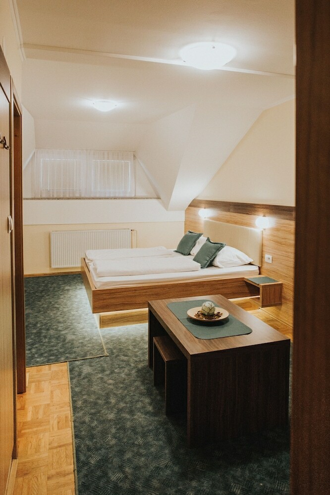 Hotel Guesthouse Ulipi