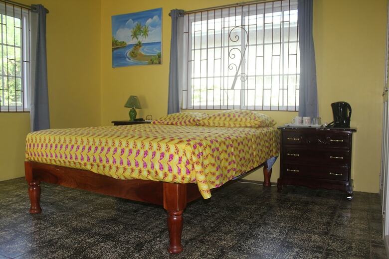 Bed & Breakfast Ritashomeawayfromhome