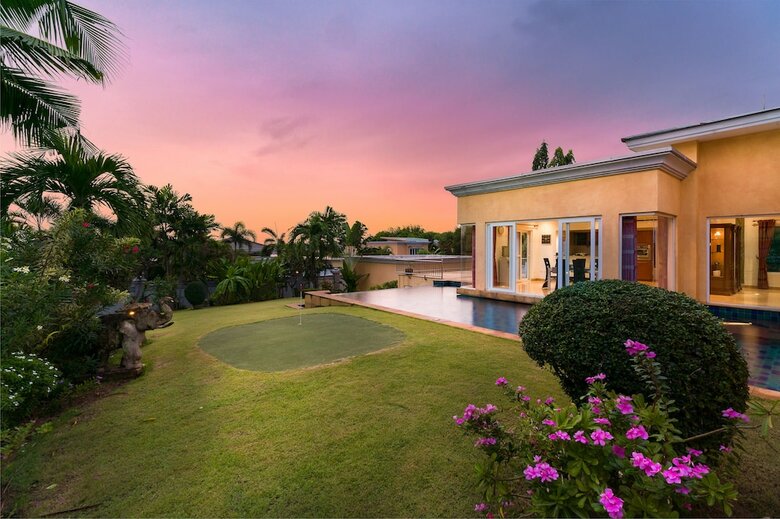 Stunning Luxury Golf And Pool Villas