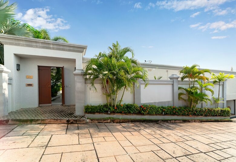 Stunning Luxury Golf And Pool Villas