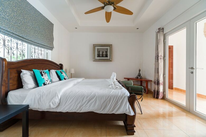 Stunning Luxury Golf And Pool Villas