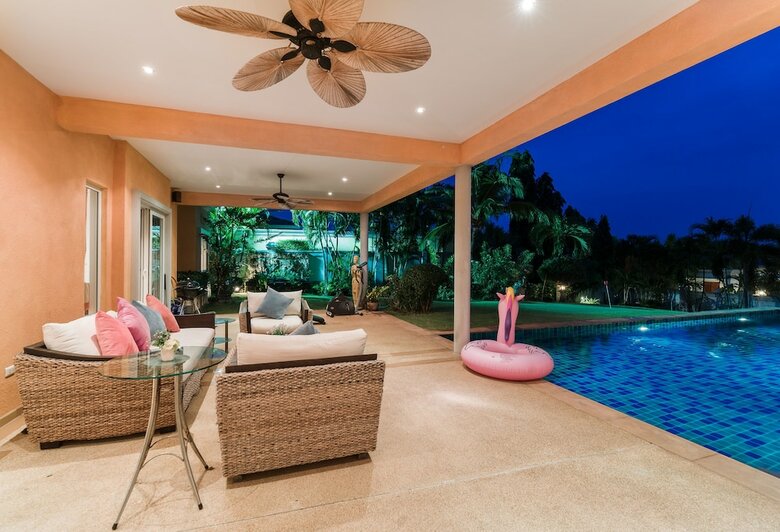 Stunning Luxury Golf And Pool Villas