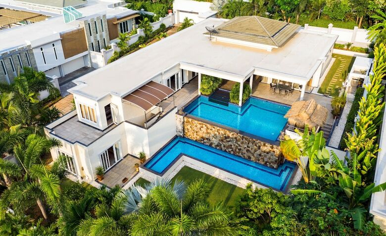 Stunning Luxury Golf And Pool Villas
