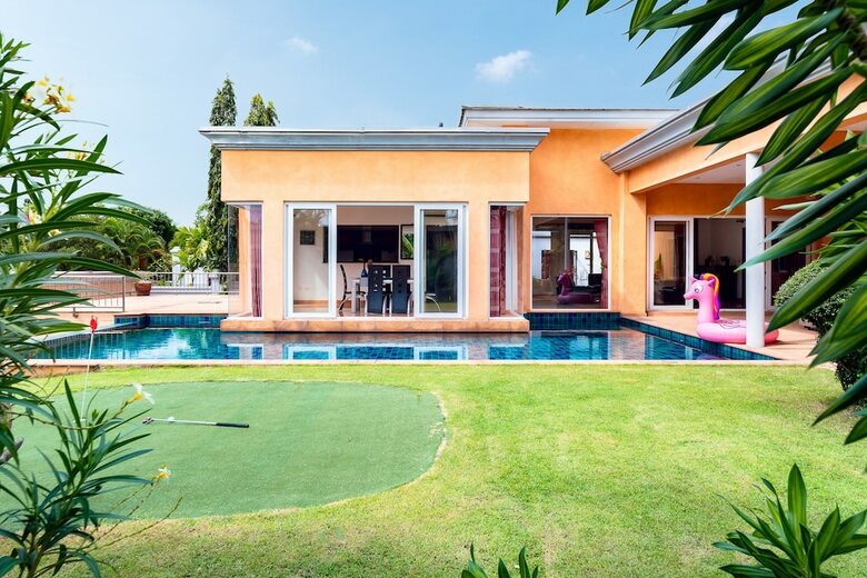 Stunning Luxury Golf And Pool Villas