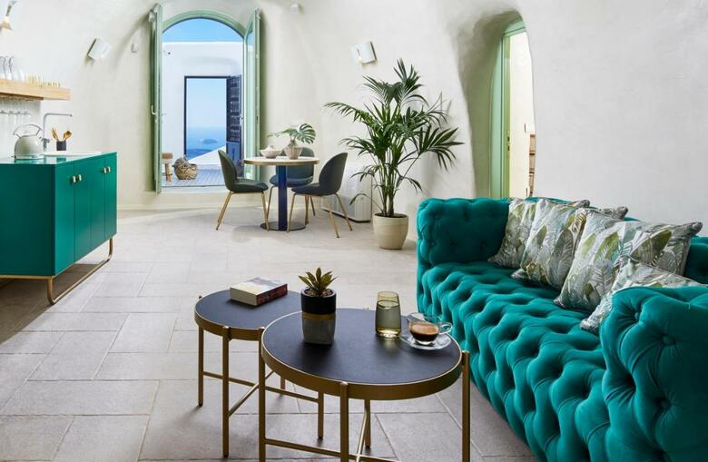 Gitsa Cliff Luxury Villa