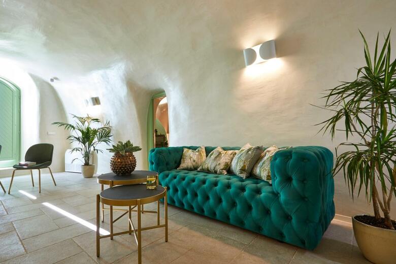Gitsa Cliff Luxury Villa