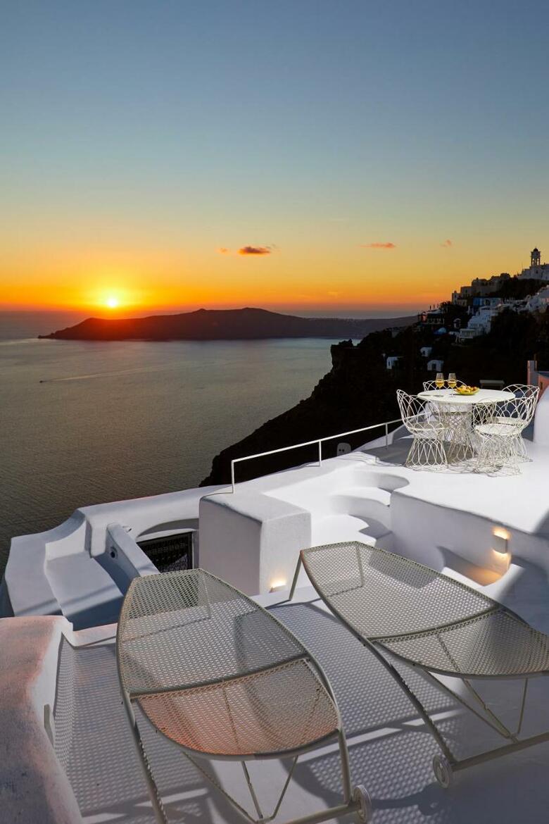 Gitsa Cliff Luxury Villa