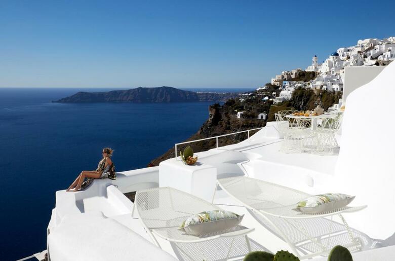 Gitsa Cliff Luxury Villa