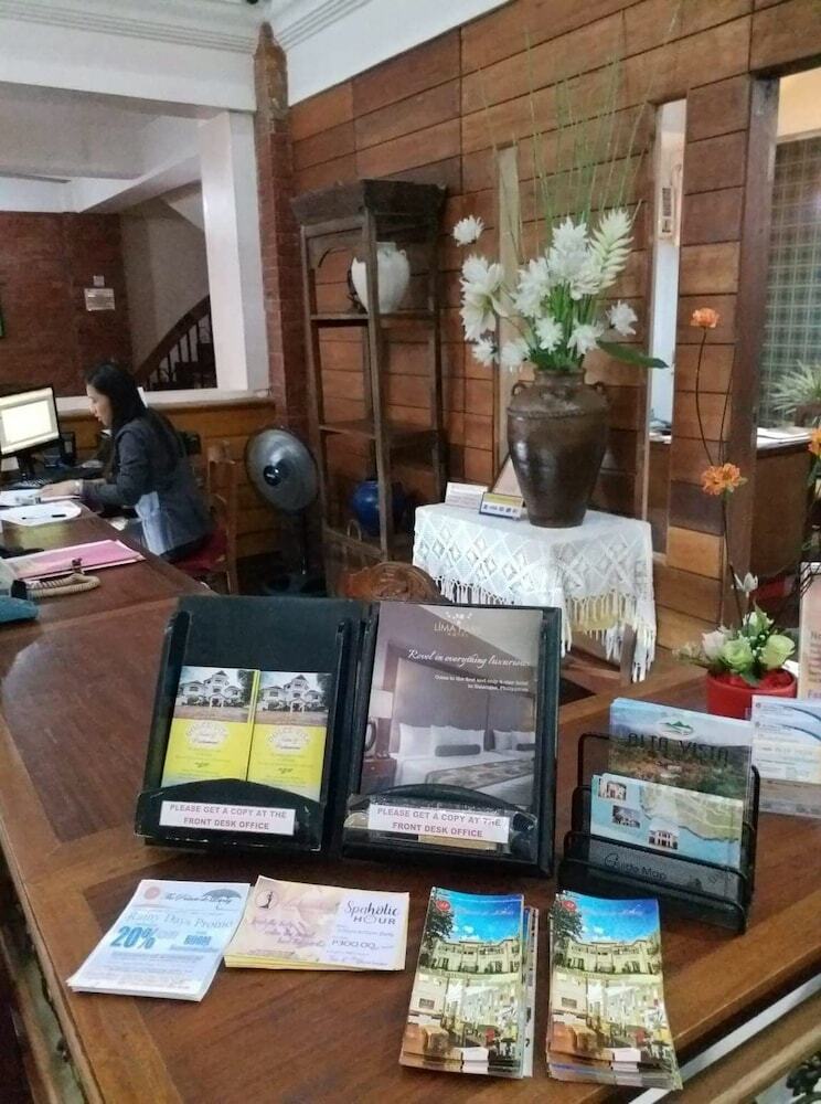 Hotel The Palacio de Laoag