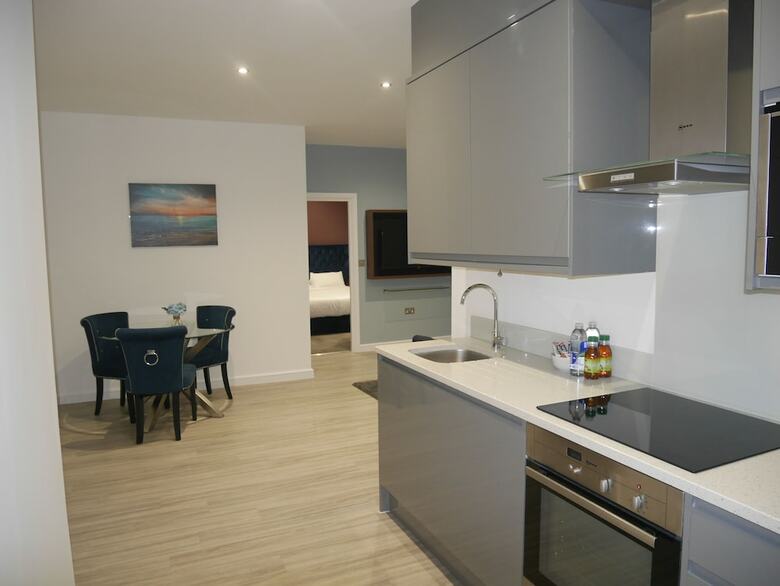 Milburn House  Luxury Apartments