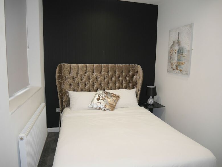 Milburn House  Luxury Apartments
