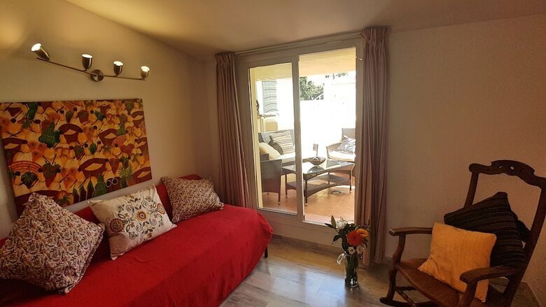Apartamentos �tico-duplex Pedregalejo/terraza/parking