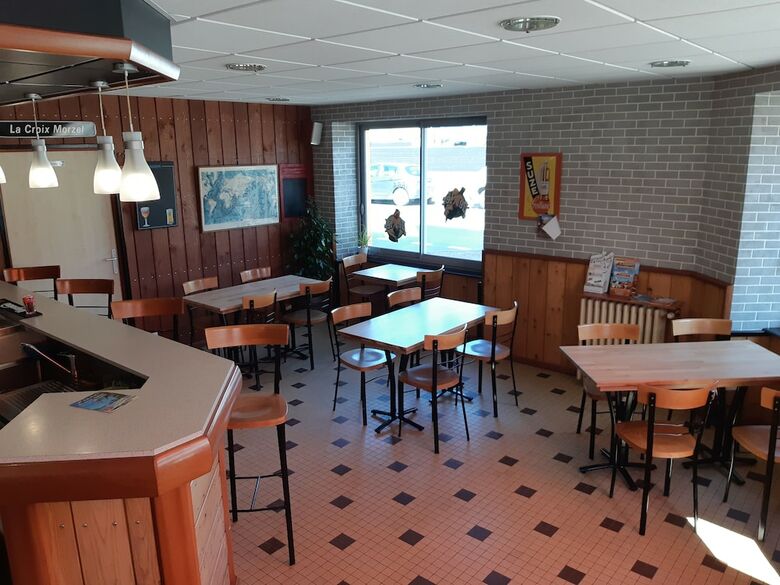 Hotel Caf� Croix Morzel - Studios & Chambres