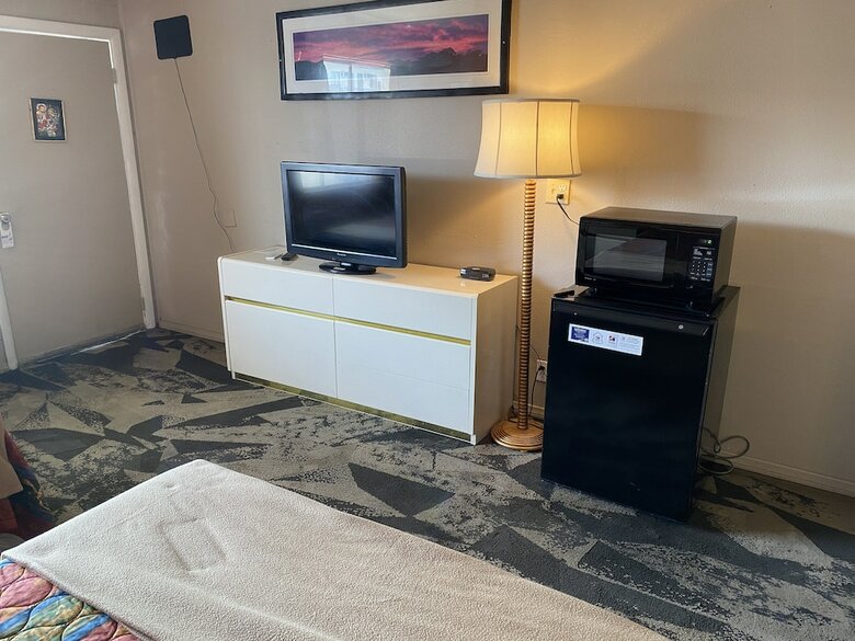 Motel 8 Plus