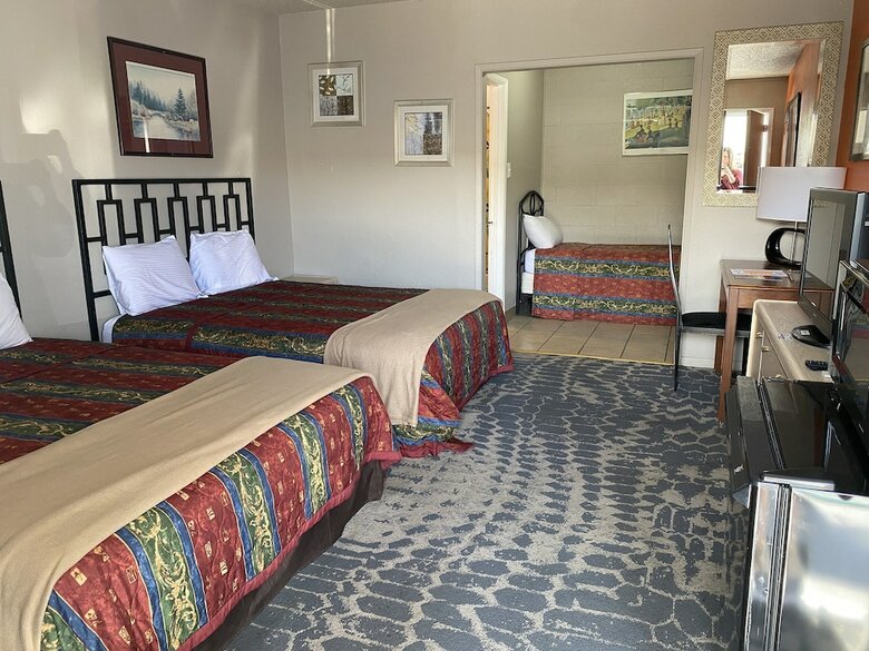 Motel 8 Plus