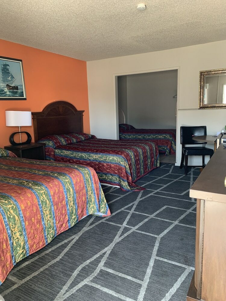 Motel 8 Plus