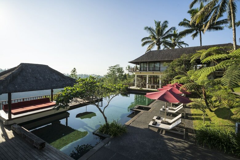 Bed & Breakfast Awan Biru Villas