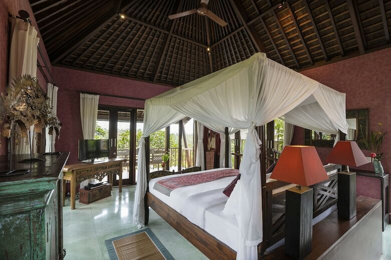 Bed & Breakfast Awan Biru Villas
