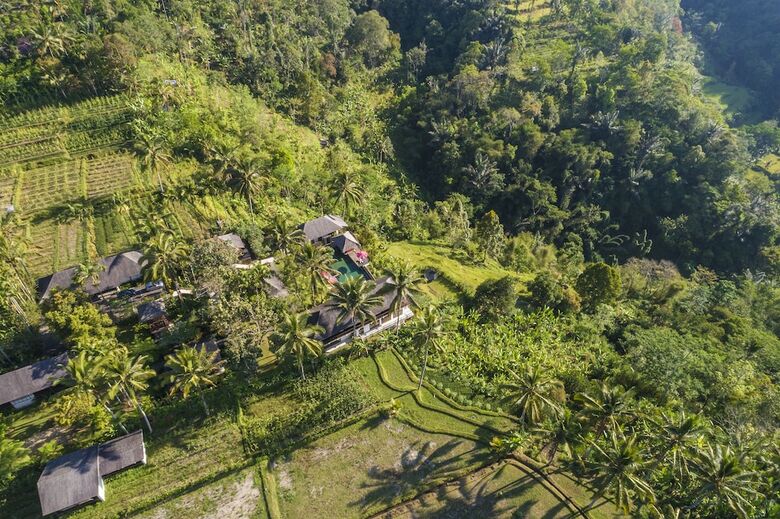 Bed & Breakfast Awan Biru Villas
