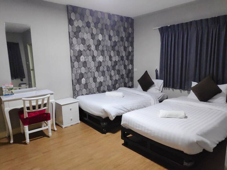 Hotel Tim Place - Bts Phra Khanong