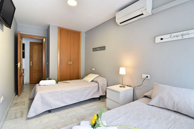 Apartamentos Juan de Austria - Terraza Y Parking