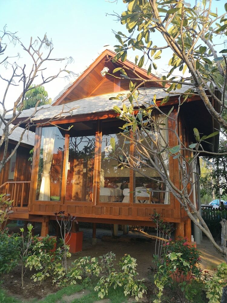 Hotel Veepana Resort
