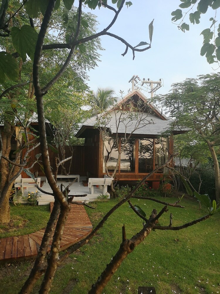 Hotel Veepana Resort