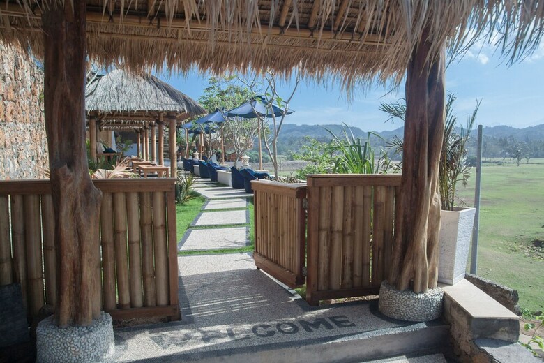Bed & Breakfast Beach Balcony Ocean View Villa