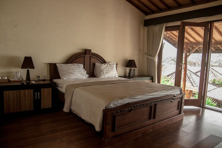 Bed & Breakfast Beach Balcony Ocean View Villa