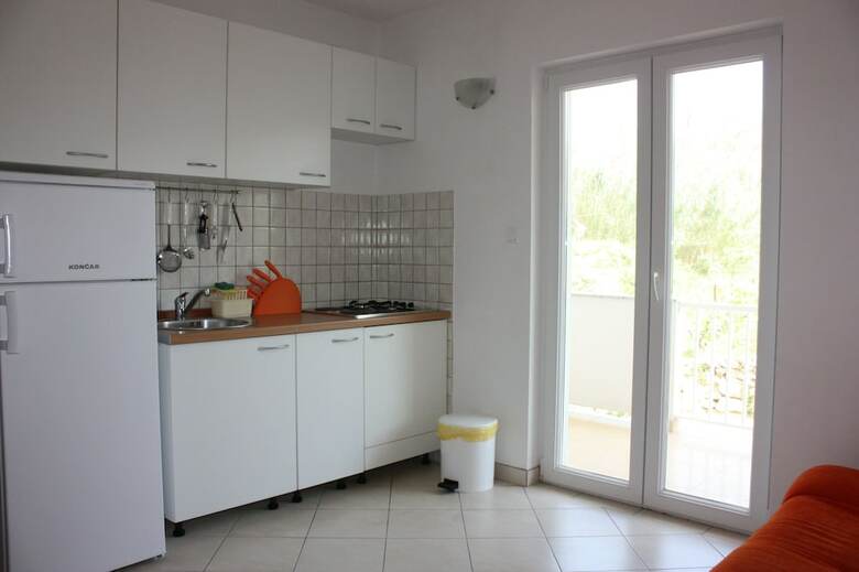 Apartments Miki Pag