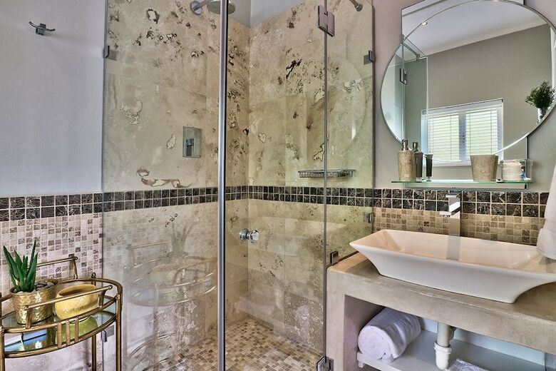 Bed & Breakfast Devonport House