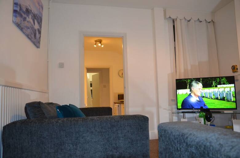 People Boxes Apartments - 74 Highbury