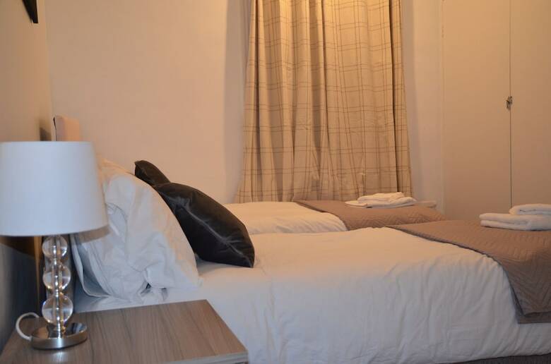People Boxes Apartments - 74 Highbury