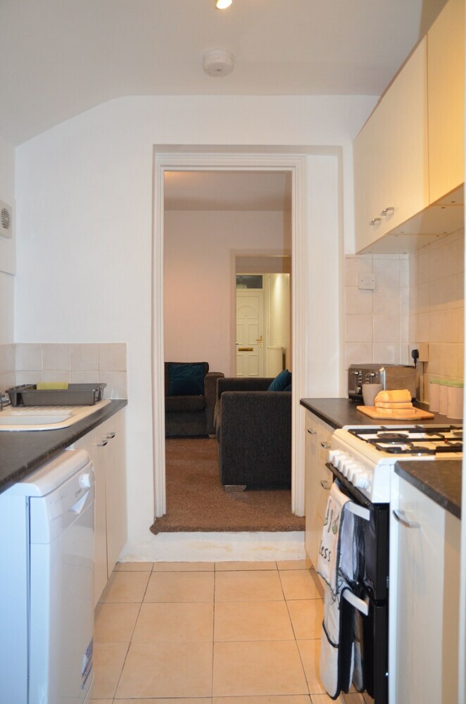 People Boxes Apartments - 74 Highbury