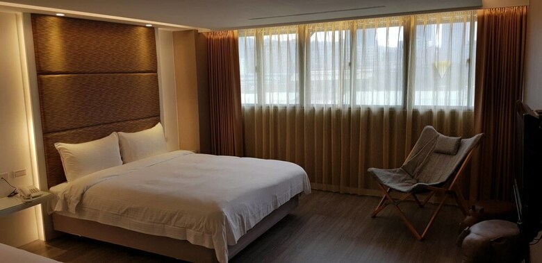 Golden Garden Hotel