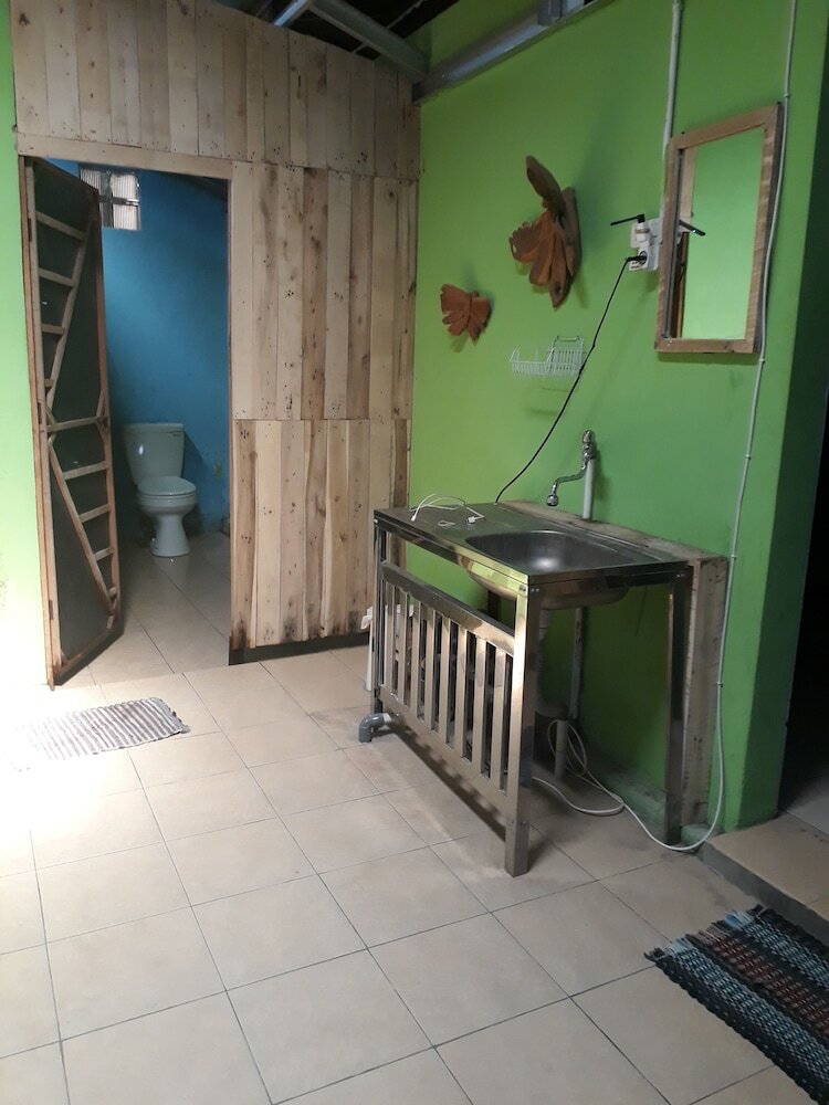 Hostal Arjuna Garden Homestay - Hostel