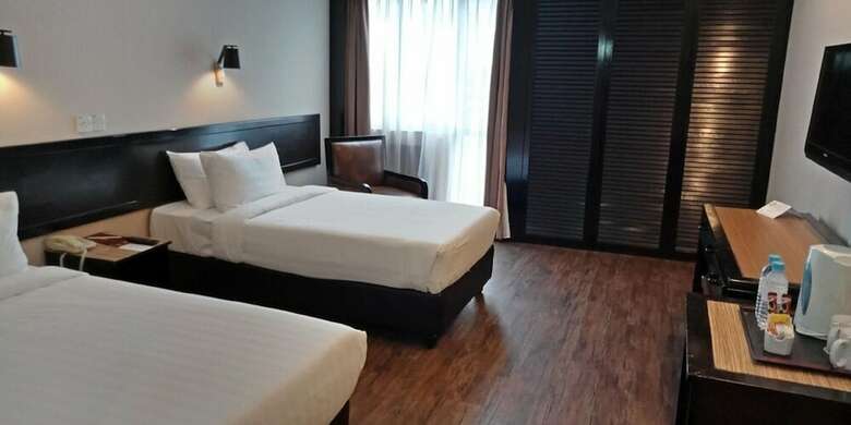 Tf Riverside Hotel